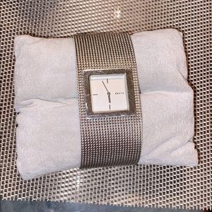 VINTAGE DKNY WATCH💖